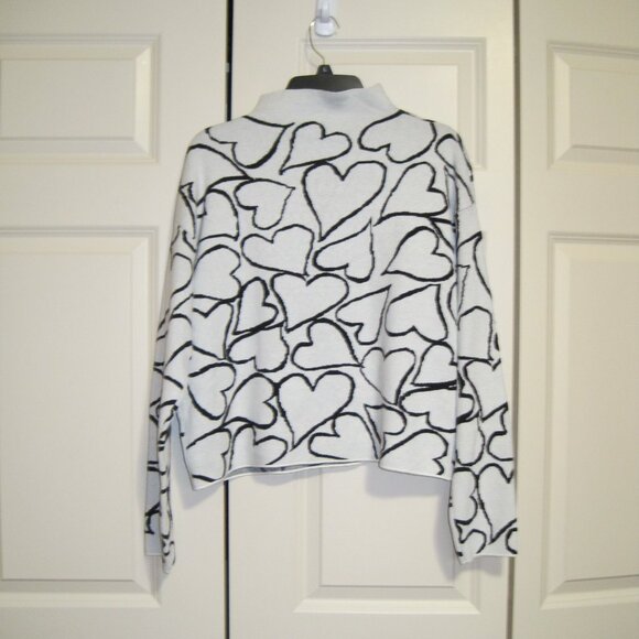 Tahari White and Black Heart Pattern Turtleneck Sweater - Picture 2 of 6